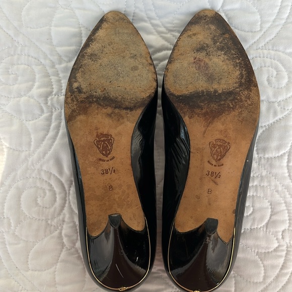 Gucci. Black patent leather pumps. - Picture 5 of 7